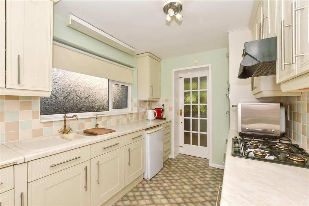 Property photo 3 of 15 Kitchen