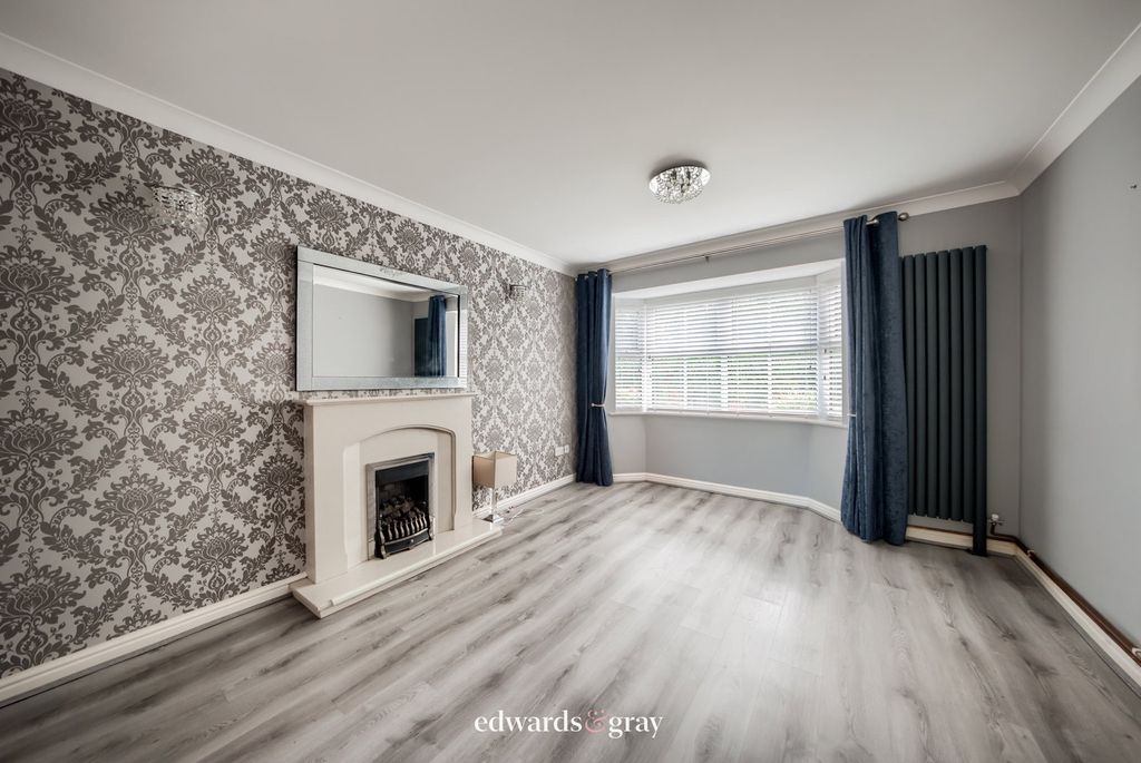 Property photo 2 of 31