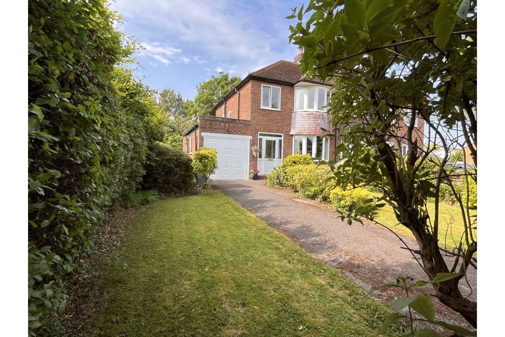 Property photo 1 of 10 Front Garden