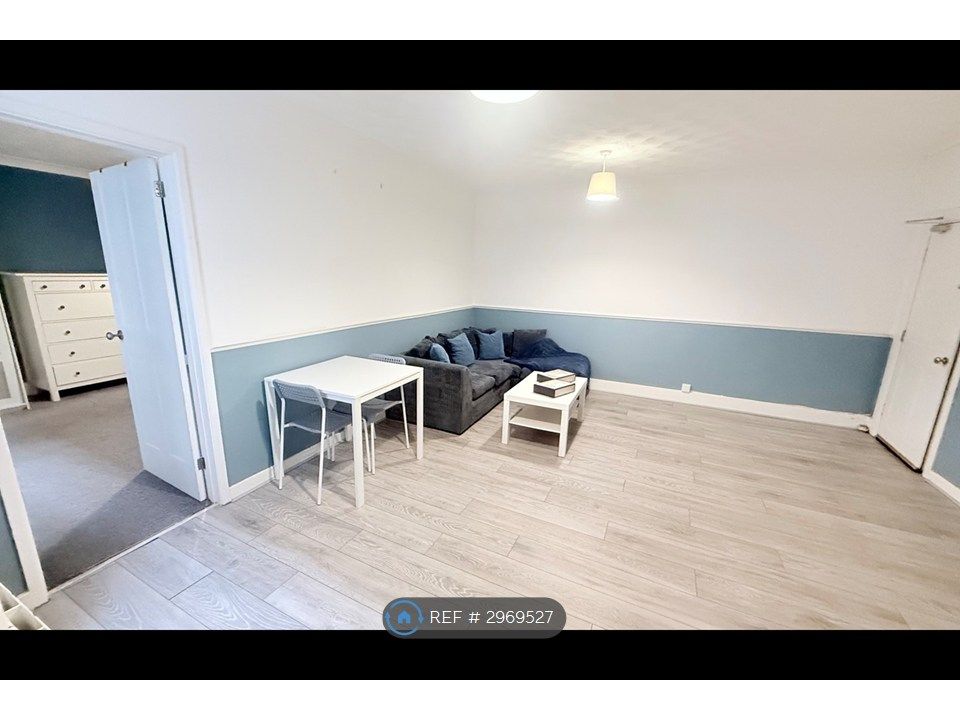Property photo 3 of 23 Flat 3 Lounge/Diner