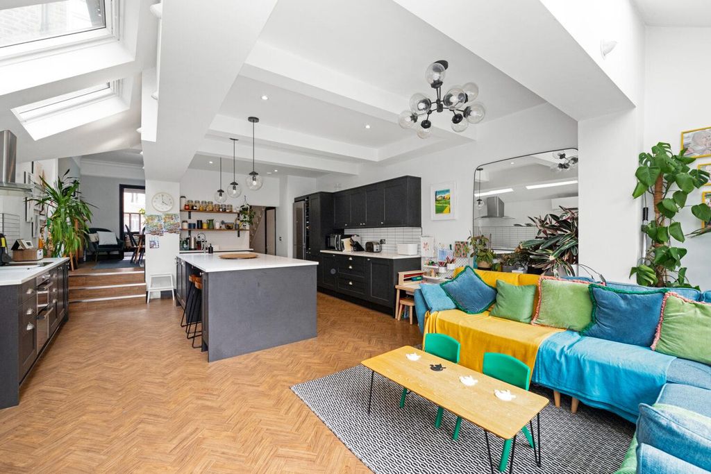 Property photo 2 of 10 3.Jpg