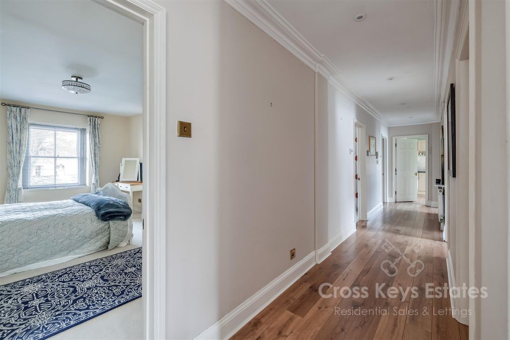 Property photo 2 of 25 Hallway