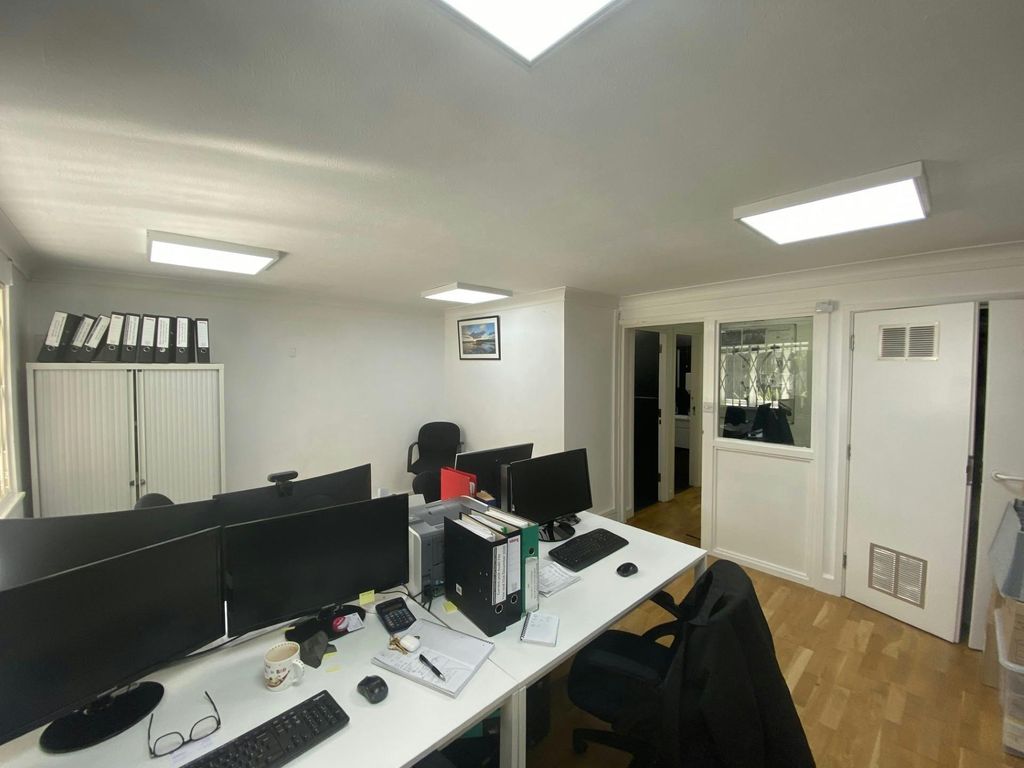 Property photo 3 of 11 2.Jpg