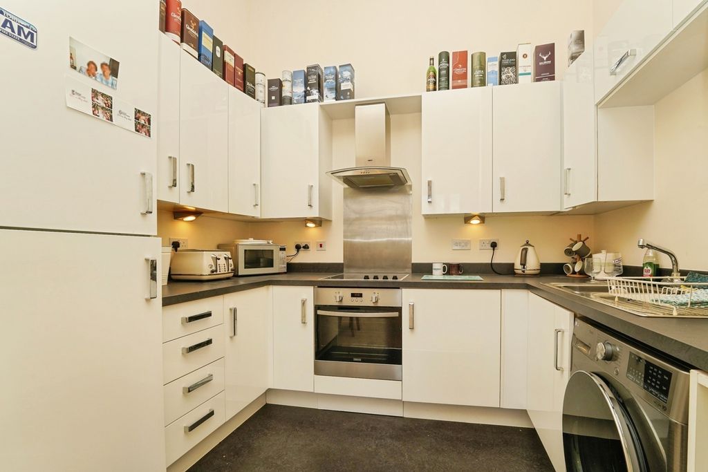 Property photo 2 of 13 Kitchen