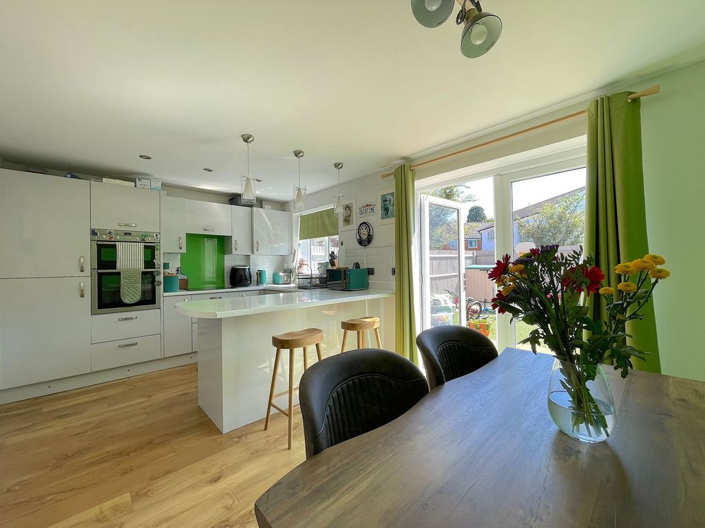 Property photo 2 of 22 Kitchen/Dining Room (1)