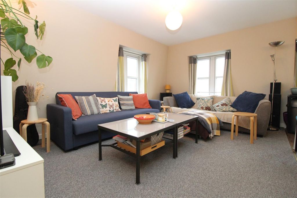 Property photo 3 of 8 Img_5437.Jpg