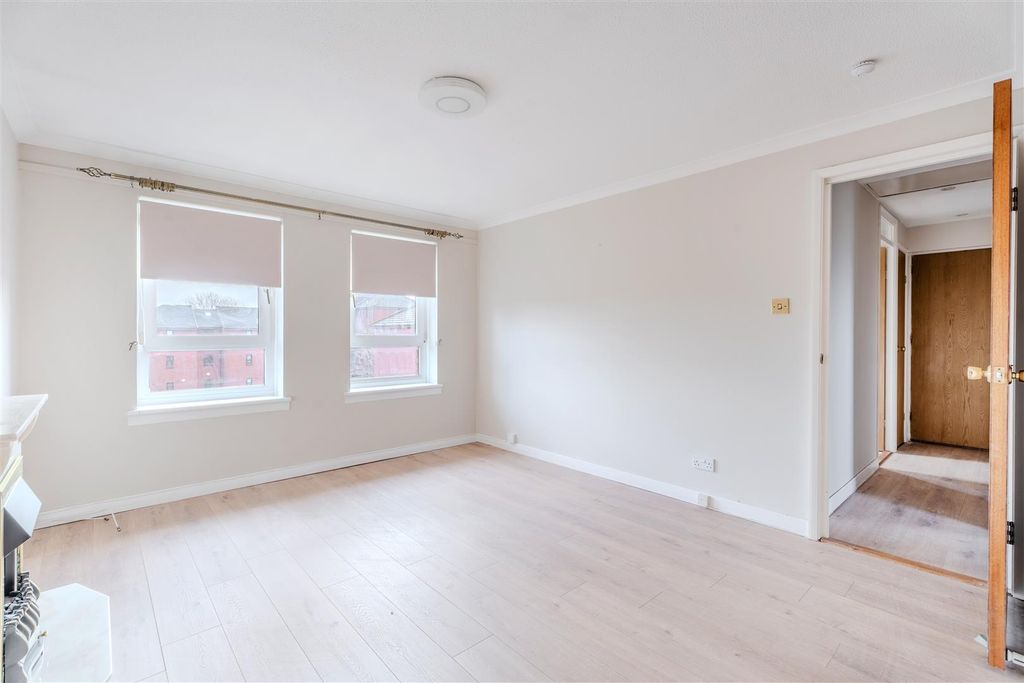 Additional image 4 of 2 bed flat to rentCaird Gardens, Hamilton ML3