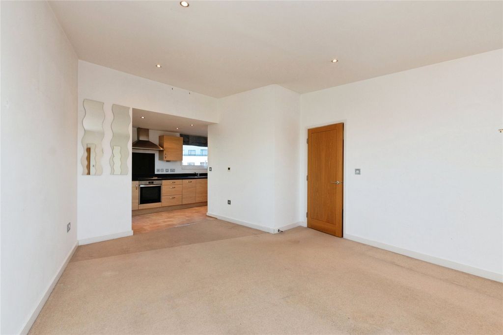 Property photo 3 of 12 Picture No. 04