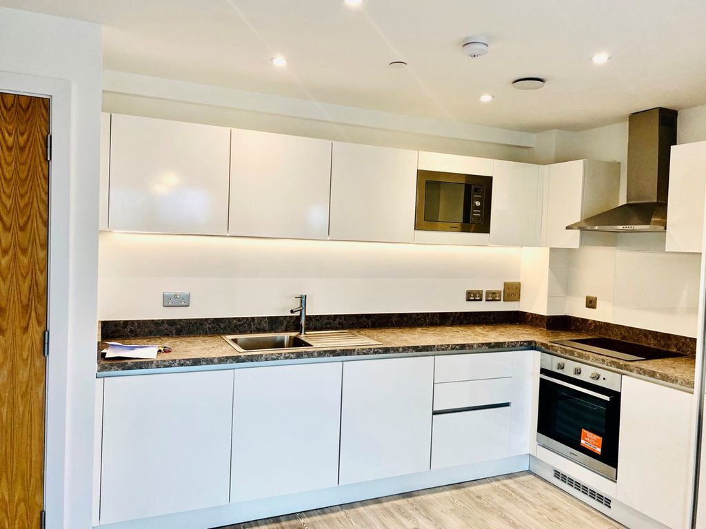 Property photo 3 of 12