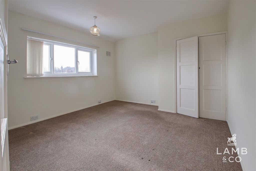 Additional image 8 of 3 bed semi-detached house for saleWalton Road, Frinton-On-Sea CO13