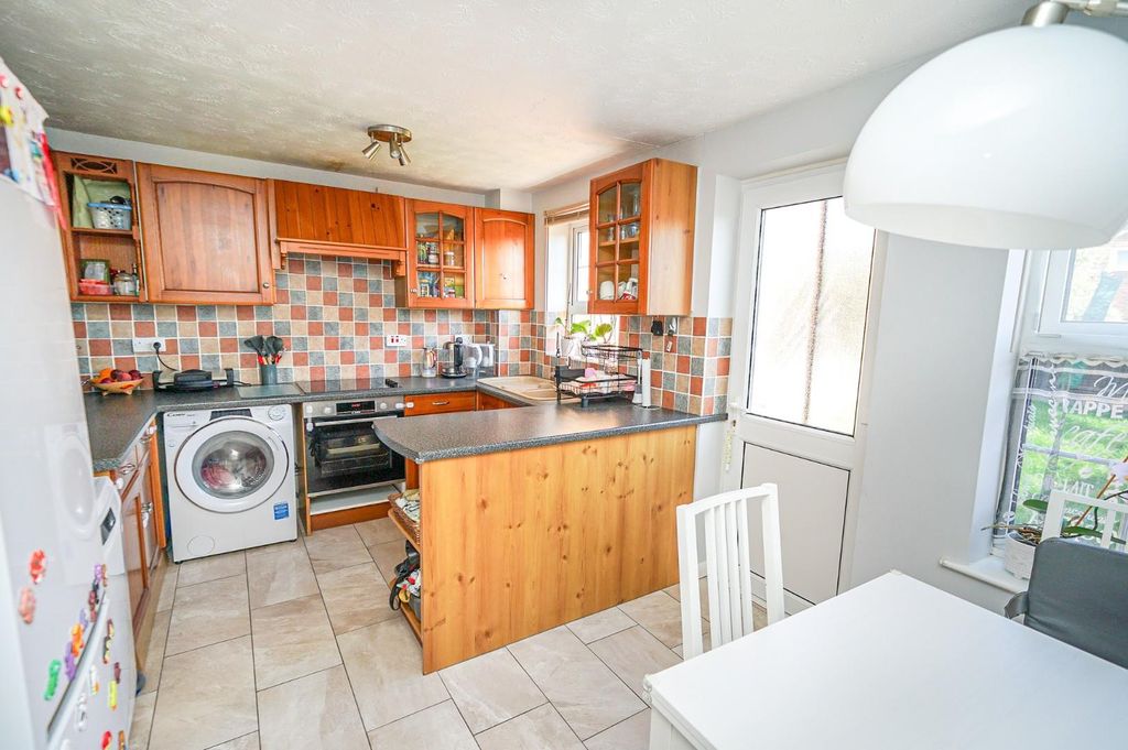 Property photo 3 of 15