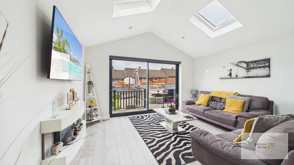 Property photo 1 of 14 Living Room