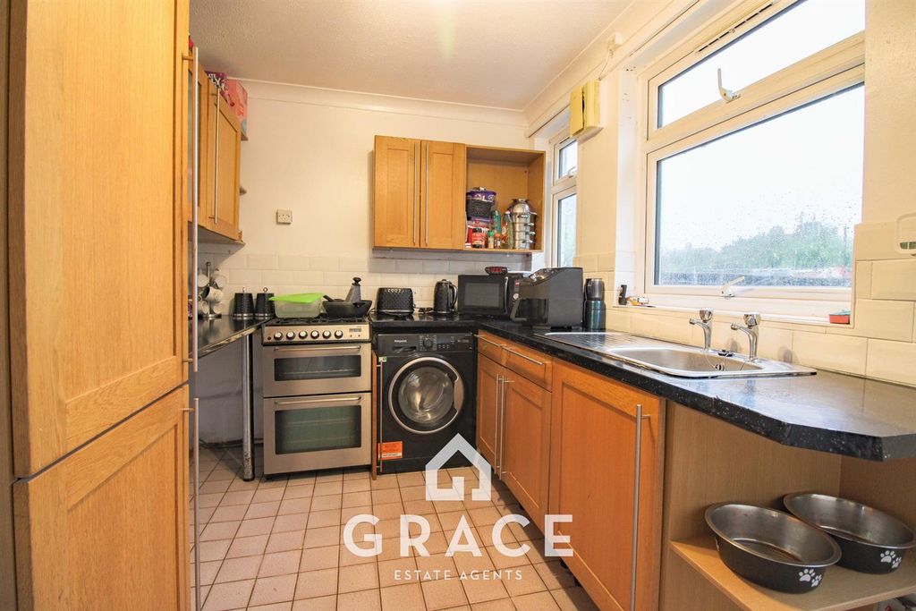 Property photo 2 of 10 Untitled_Hdr-12.Jpg