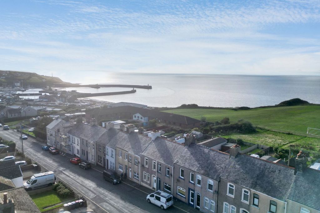 Property photo 2 of 20