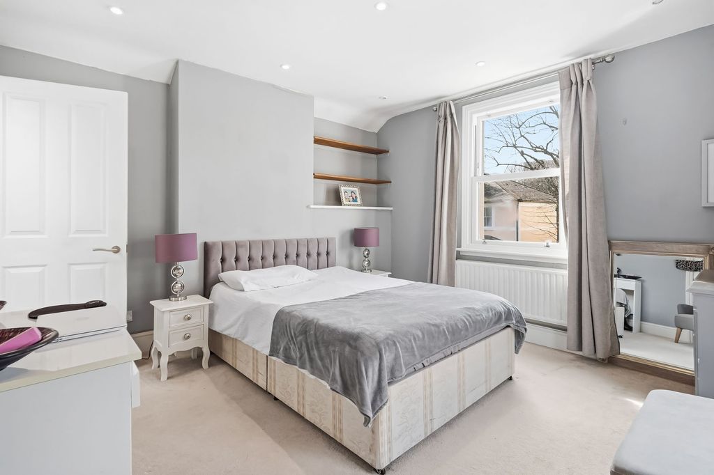 Property photo 2 of 10