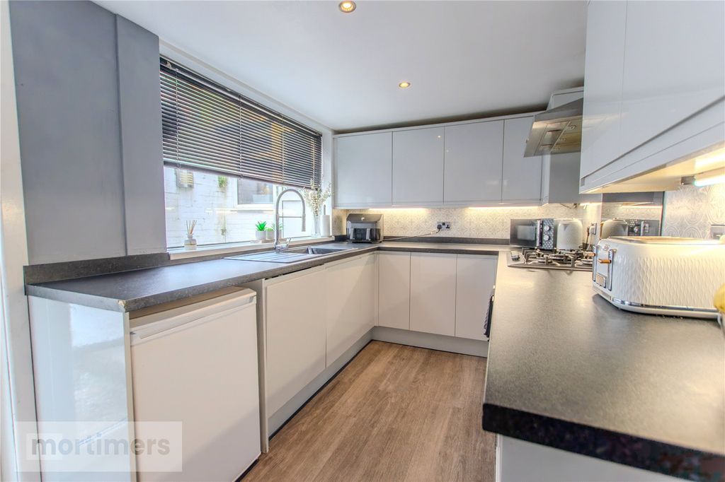 Property photo 2 of 23 Kitchen
