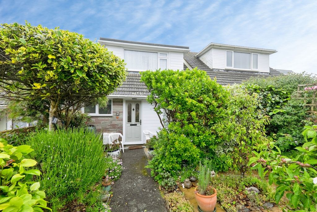 Property photo 1 of 18 Front