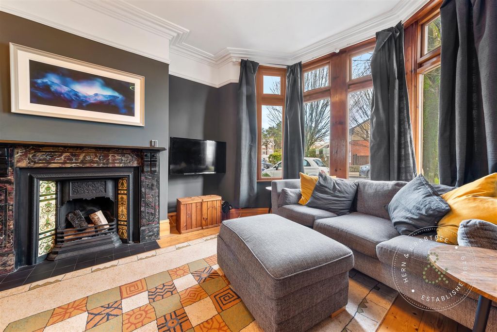 Property photo 2 of 34 Clive-Road-18.Jpg