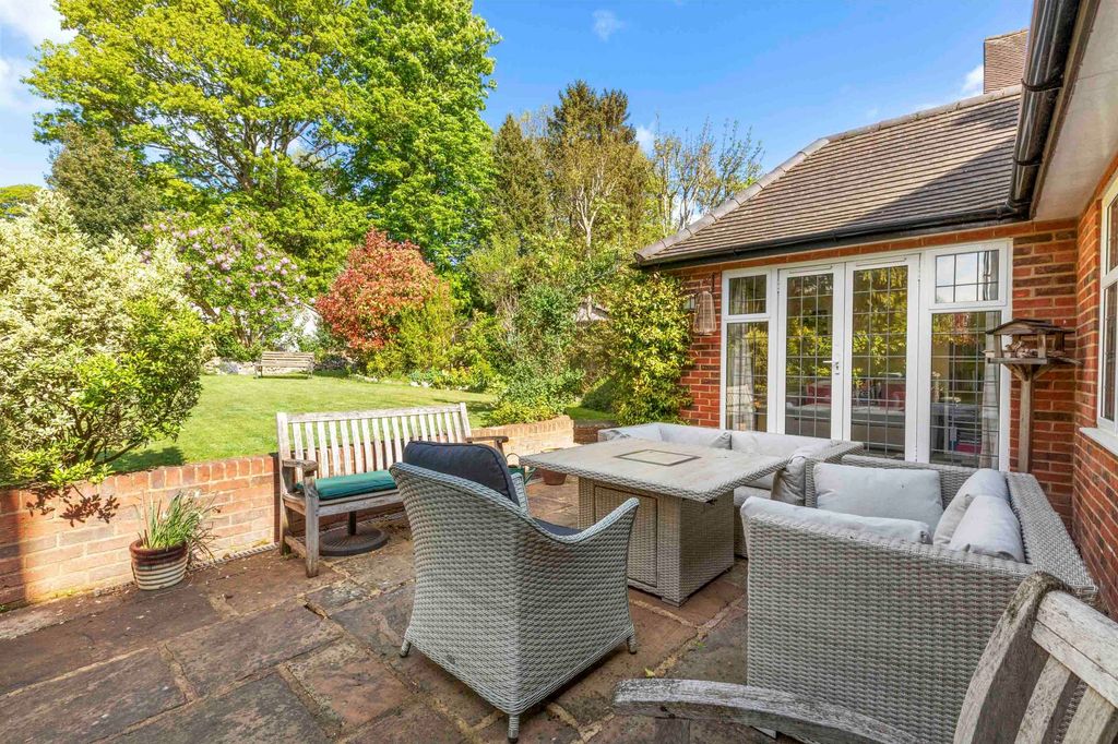 Additional image 20 of 4 bed detached house for saleAmersham Hill Drive, High Wycombe HP13