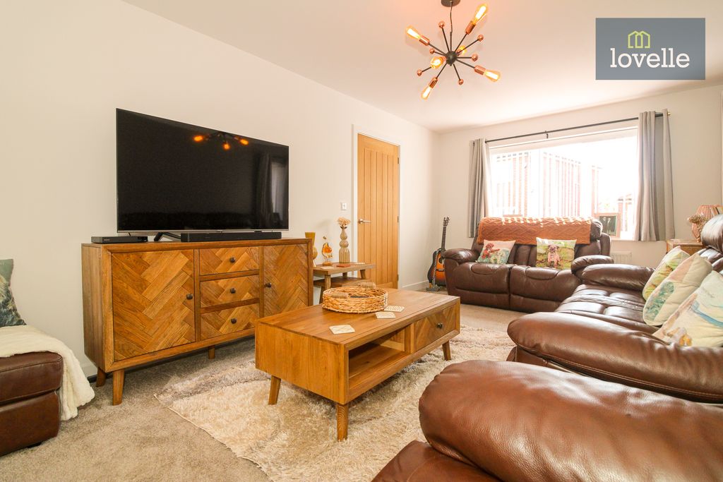 Property photo 3 of 19