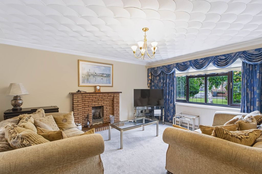 Property photo 2 of 34