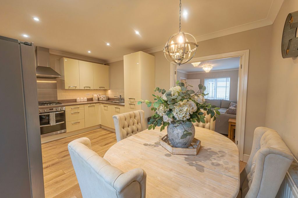 Property photo 2 of 47