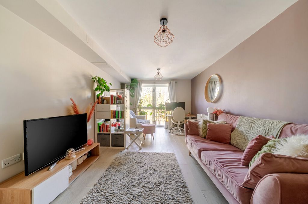 Property photo 3 of 13 1437342-19-69d522...