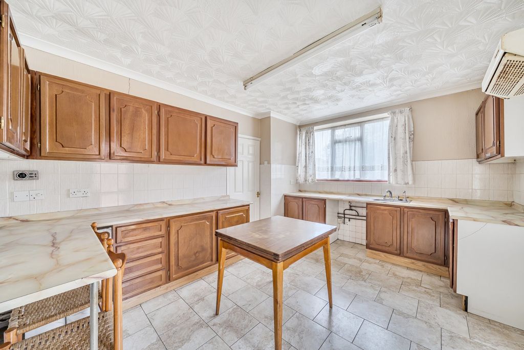 Property photo 3 of 21 Picture No. 14