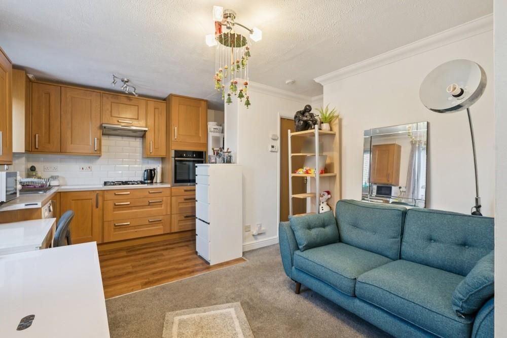 Property photo 2 of 11 Dsc05522-02B77d77Faa55Efb74d651Fd69Abadb5 - 800Px.