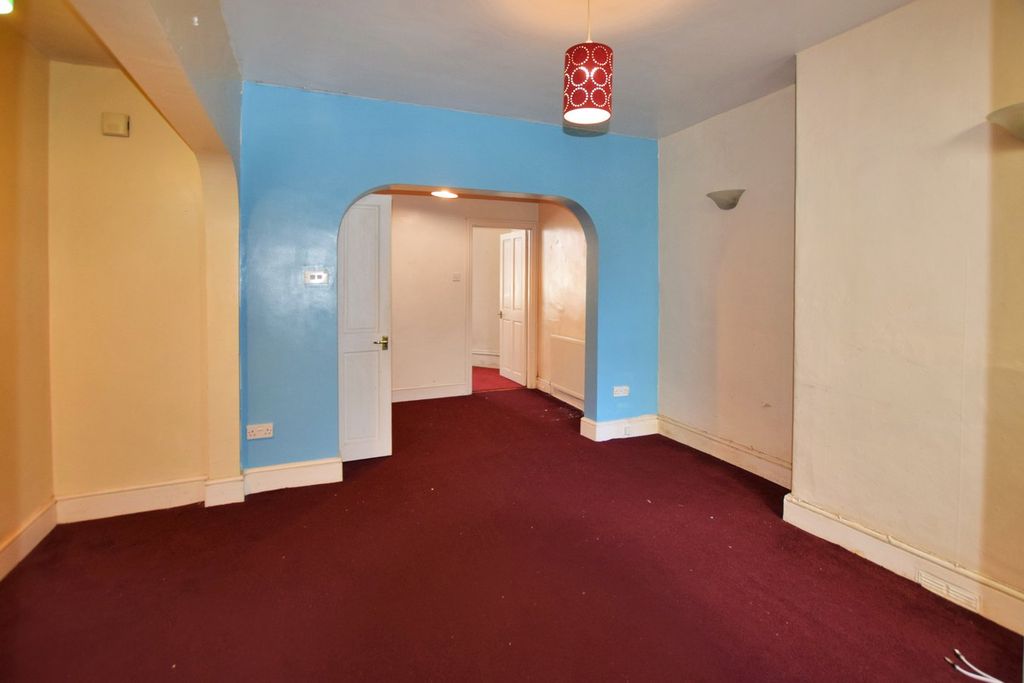 Property photo 2 of 19