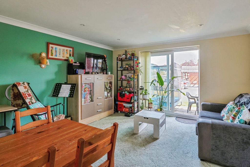 Property photo 2 of 12 Pbox-Img.Jpg
