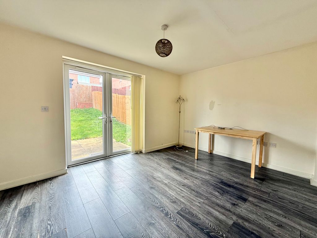 Property photo 3 of 10 Img_9895