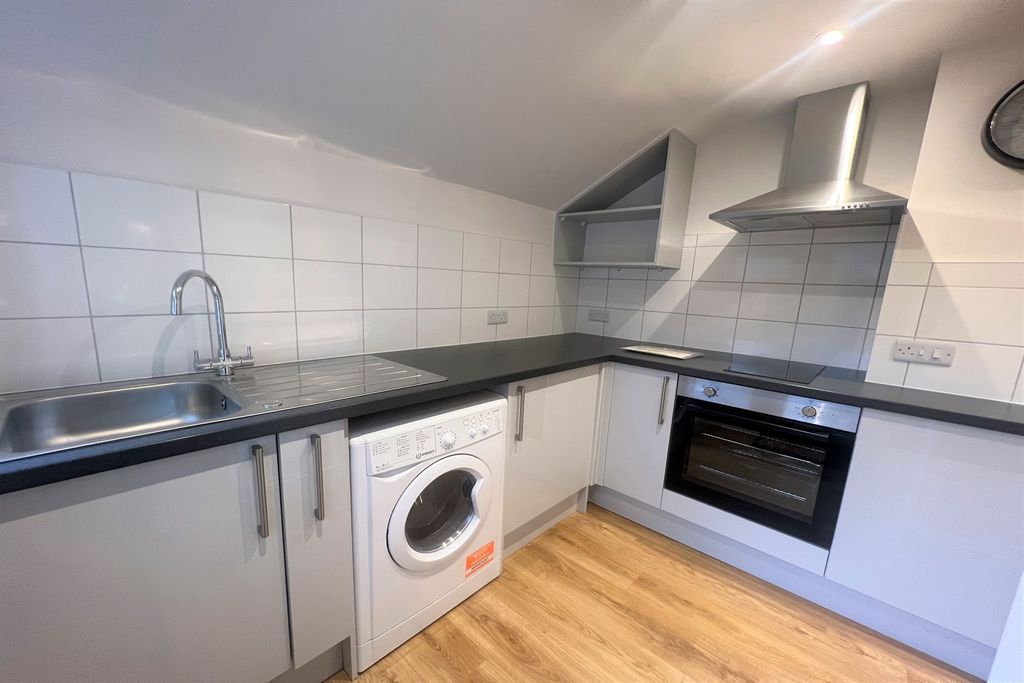 Property photo 2 of 11 (Main)