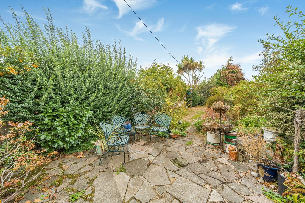 Property photo 3 of 12