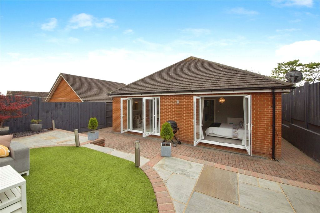 Property photo 3 of 16 Picture No. 14