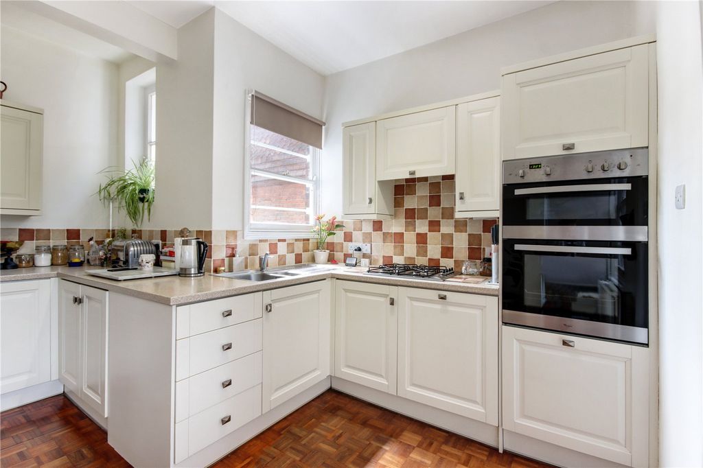 Property photo 2 of 17 Kitchen
