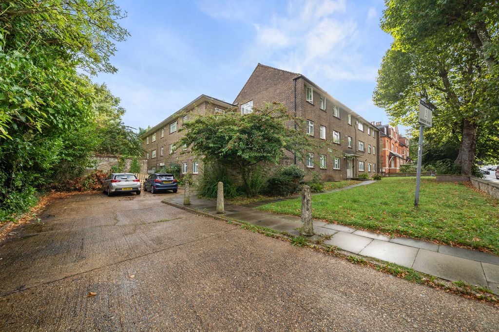 Property photo 1 of 8