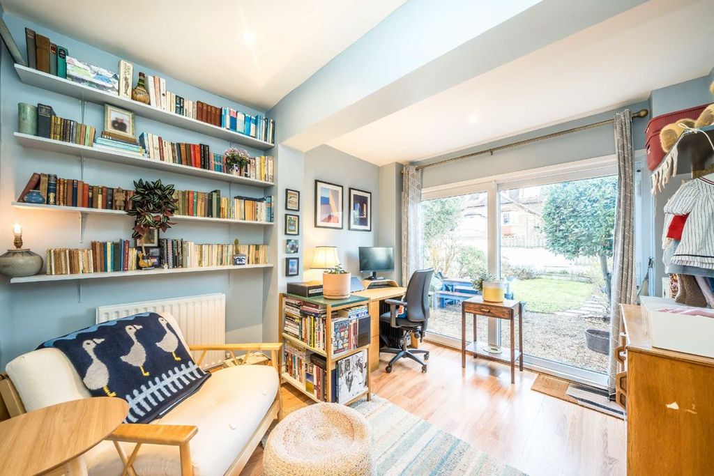 Property photo 2 of 8