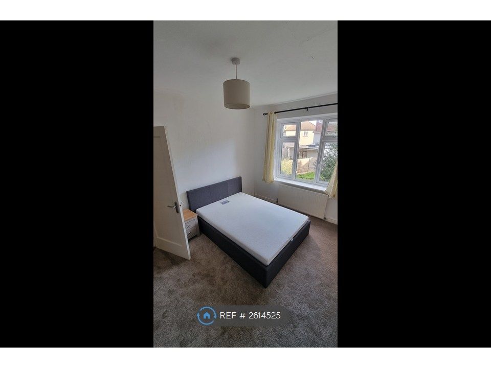 Property photo 3 of 13 Bedroom 2