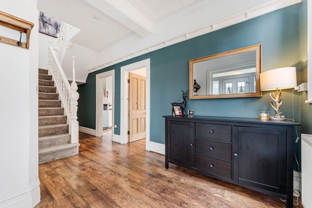 Property photo 3 of 26