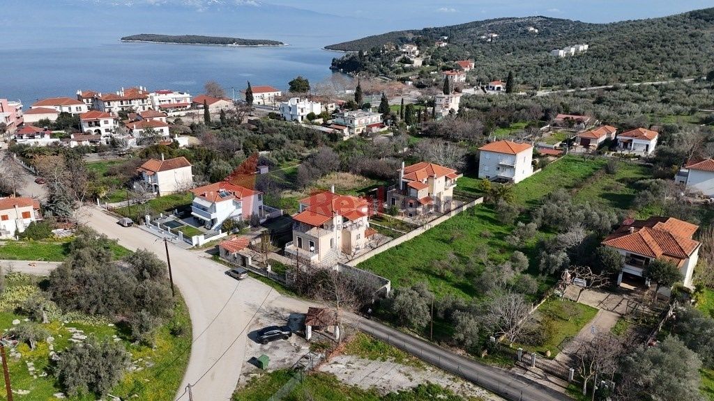 Property photo 2 of 21