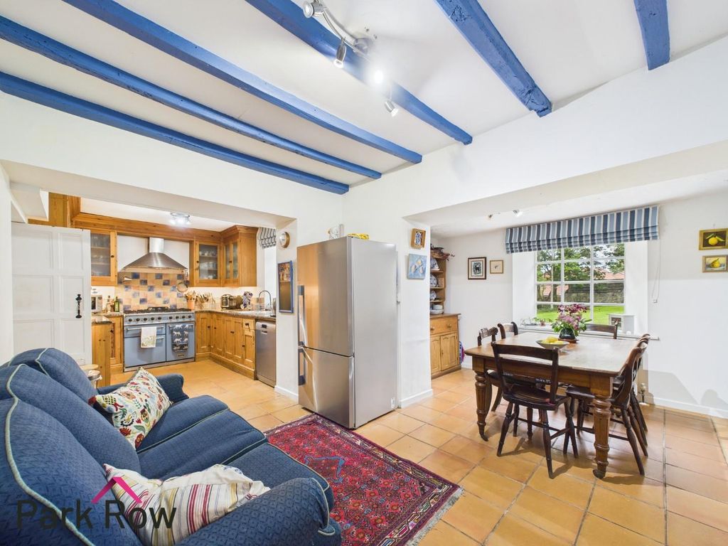 Property photo 3 of 51