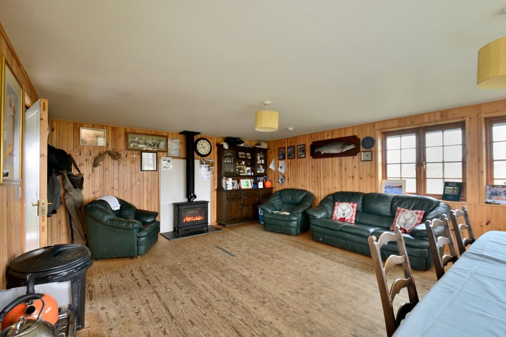 Property photo 3 of 18 Picture No. 02