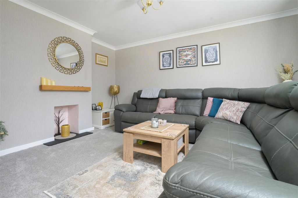 Property photo 2 of 37 114Glengarry-0005.Jpg