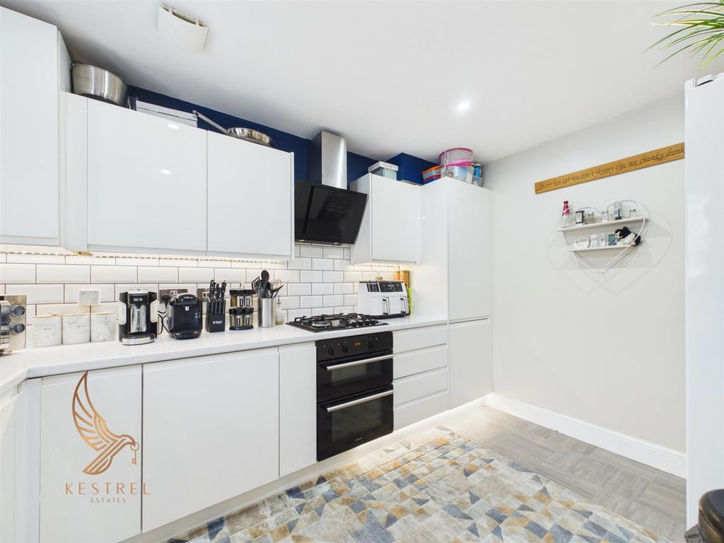 Property photo 3 of 27 2.Jpg