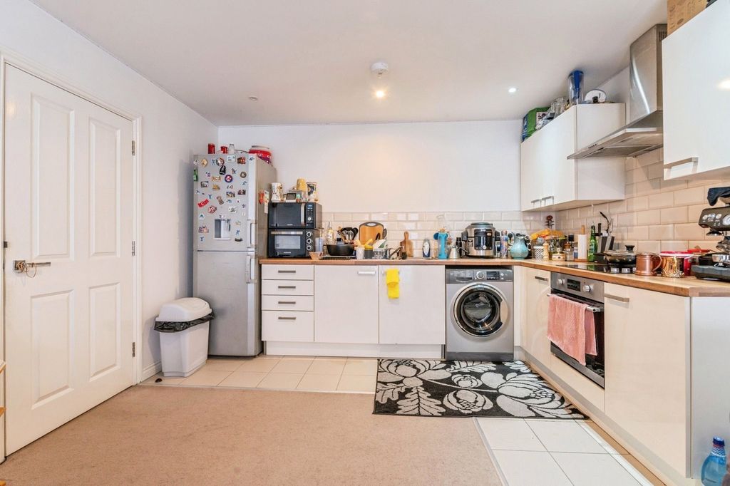 Property photo 3 of 17 Photo