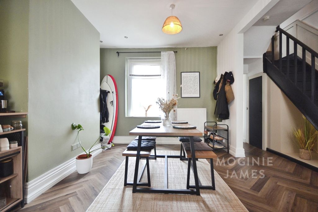 Property photo 3 of 26 Pbox-Img.Jpg