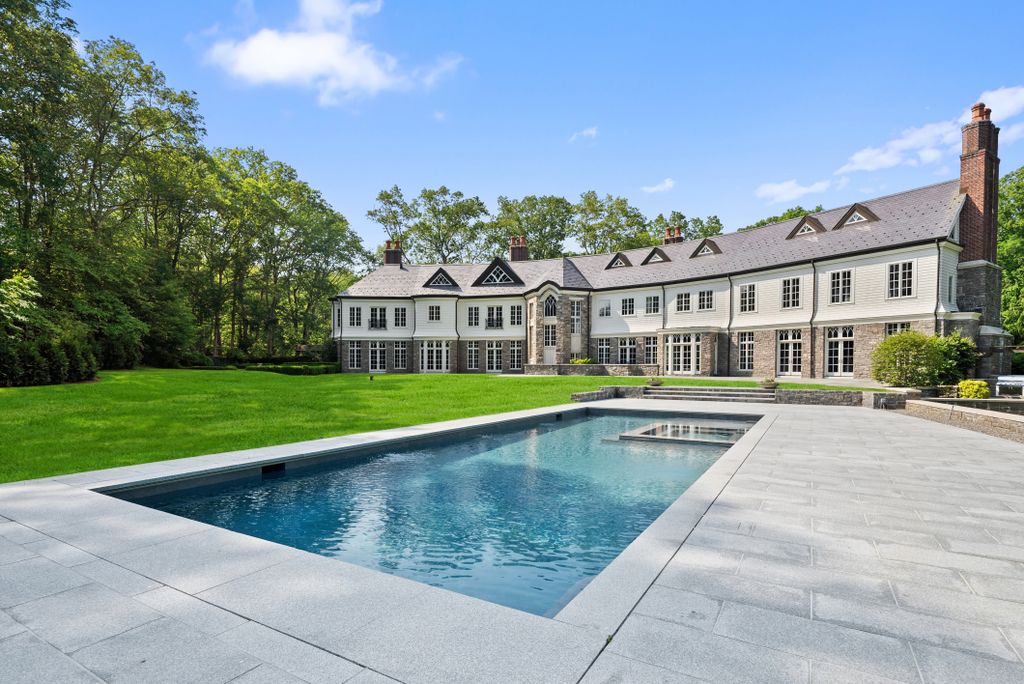 Property photo 2 of 35