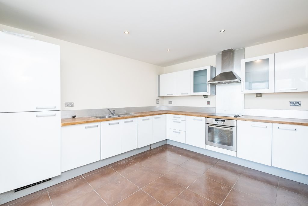 Property photo 2 of 9 Kitchen