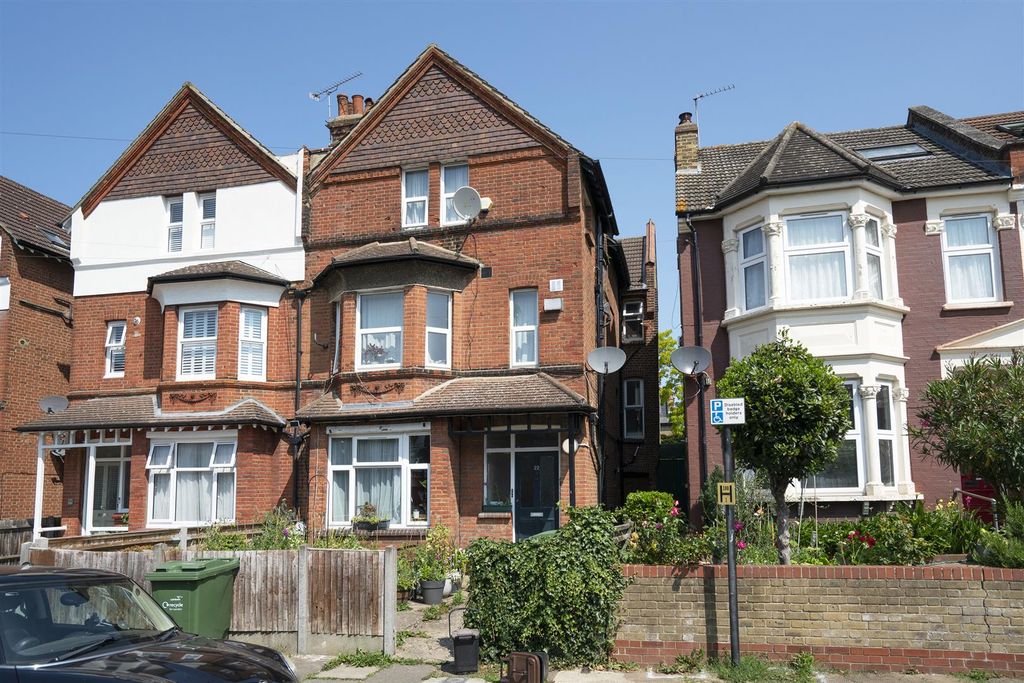 Property photo 1 of 1 22 Fairmile Avenue Sw16 External.Jpg